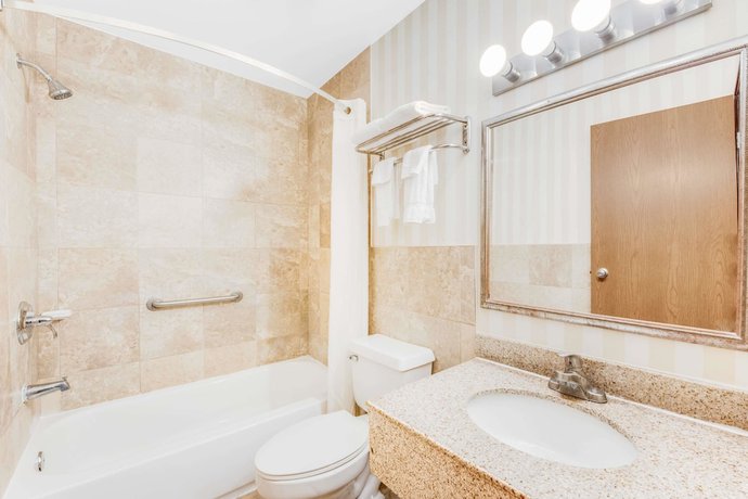 Imagen de la habitación del Hotel Super 8 By Wyndham Kutztown/allentown Area. Foto 15