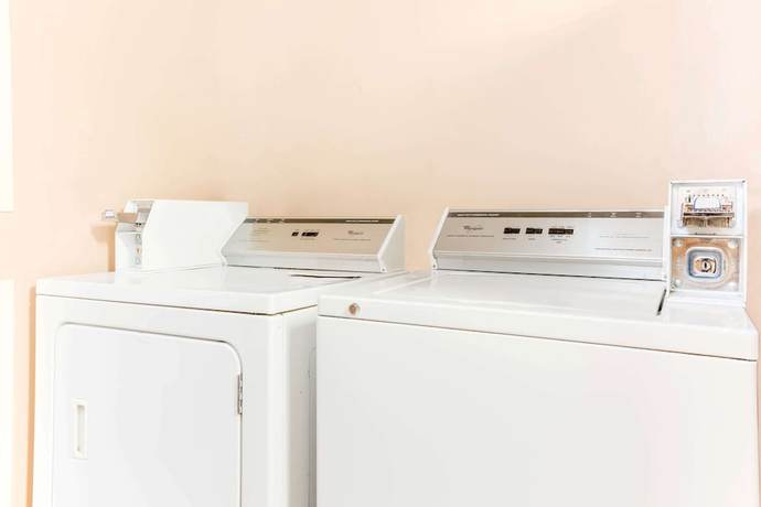 Imagen de los interiores del Hotel Super 8 By Wyndham Kutztown/allentown Area. Foto 20