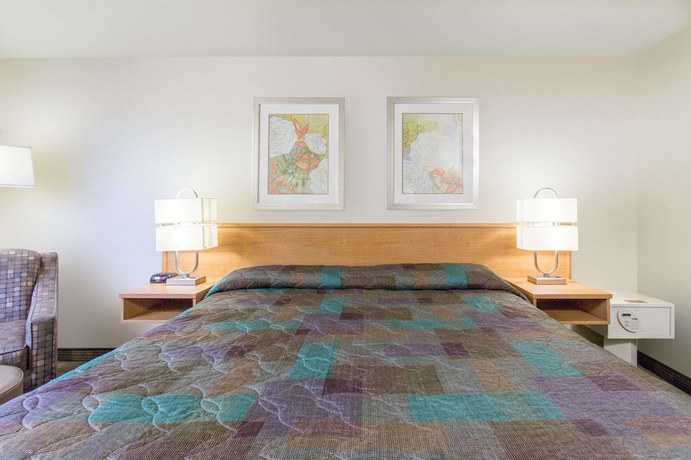 Imagen de la habitación del Hotel Super 8 By Wyndham Lacey Olympia Area. Foto 4