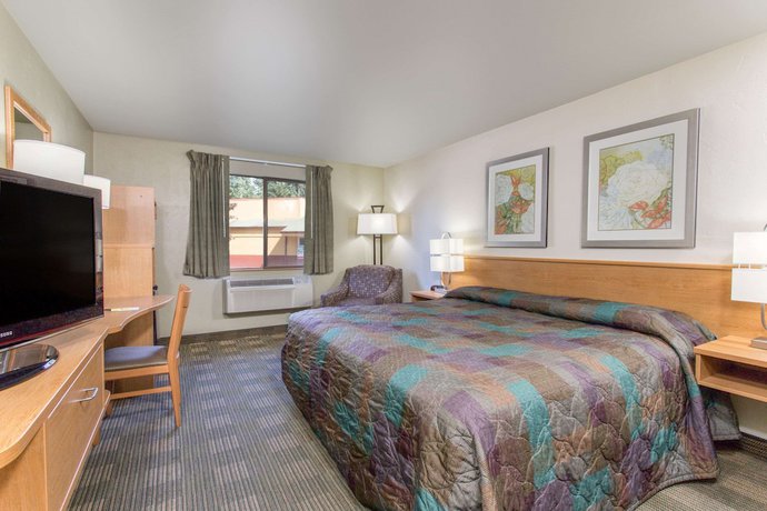 Imagen de la habitación del Hotel Super 8 By Wyndham Lacey Olympia Area. Foto 6