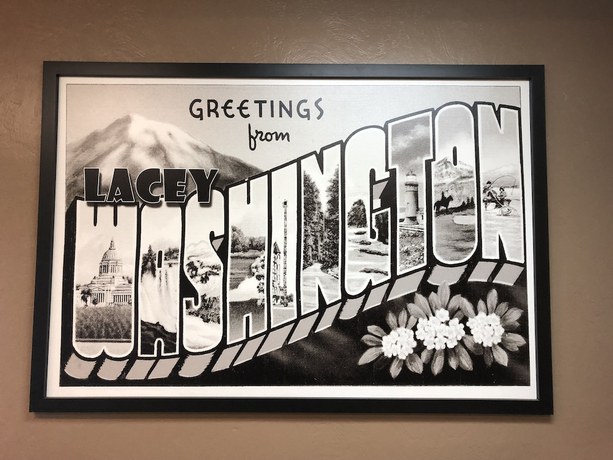 Imagen de los interiores del Hotel Super 8 By Wyndham Lacey Olympia Area. Foto 19