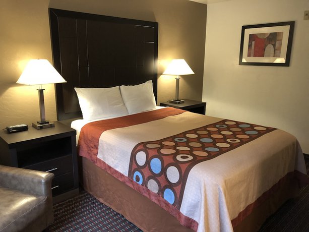Imagen de la habitación del Hotel Super 8 By Wyndham Lacey Olympia Area. Foto 16