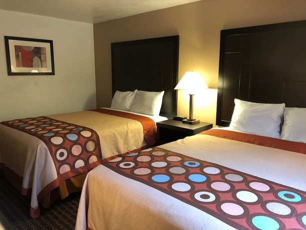 Imagen de la habitación del Hotel Super 8 By Wyndham Lacey Olympia Area. Foto 17
