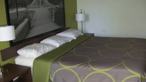 Imagen de la habitación del Hotel Super 8 By Wyndham Lafayette. Foto 2
