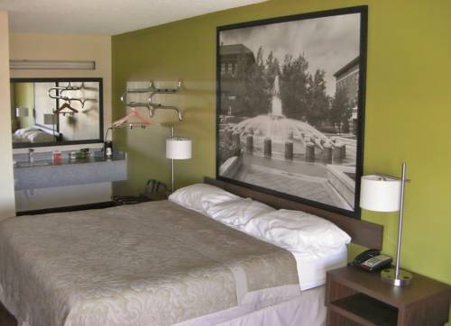 Imagen de la habitación del Hotel Super 8 By Wyndham Lafayette. Foto 9