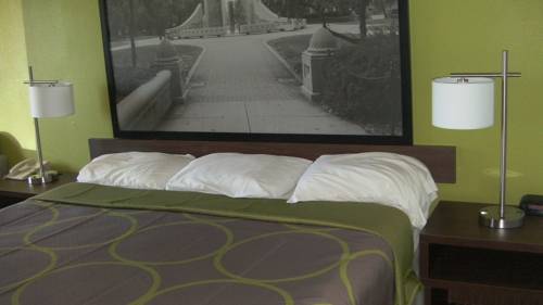 Imagen de la habitación del Hotel Super 8 By Wyndham Lafayette. Foto 10