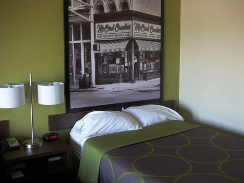 Imagen de la habitación del Hotel Super 8 By Wyndham Lafayette. Foto 11