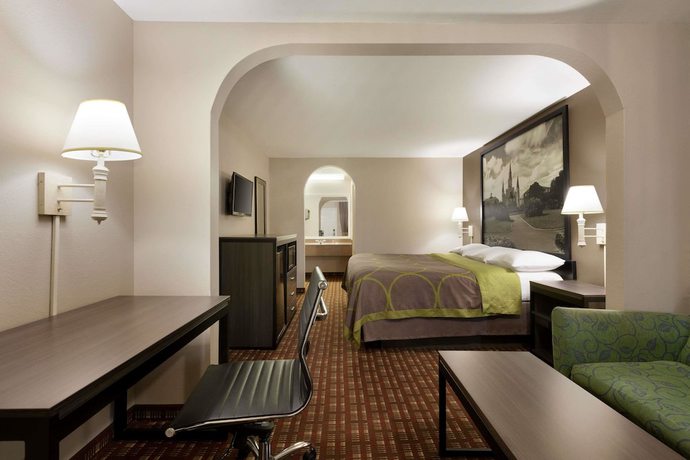 Imagen de la habitación del Hotel Super 8 By Wyndham Lake Charles Northeast. Foto 8