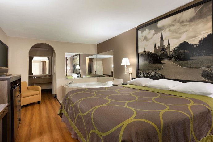 Imagen de la habitación del Hotel Super 8 By Wyndham Lake Charles Northeast. Foto 11