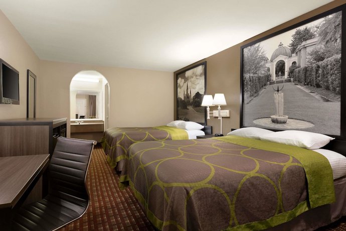 Imagen de la habitación del Hotel Super 8 By Wyndham Lake Charles Northeast. Foto 13