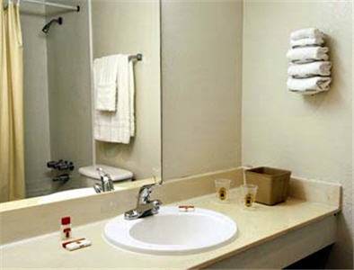 Imagen de la habitación del Hotel Super 8 By Wyndham Lake City. Foto 4