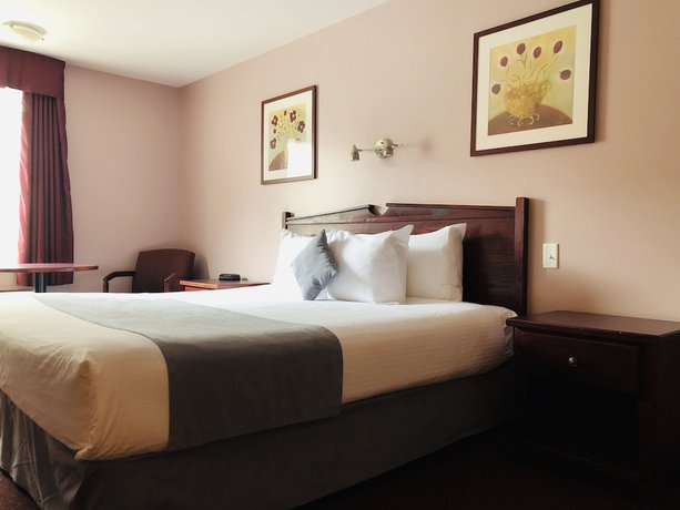 Imagen de la habitación del Hotel Super 8 By Wyndham Lake Country/winfield Area. Foto 13