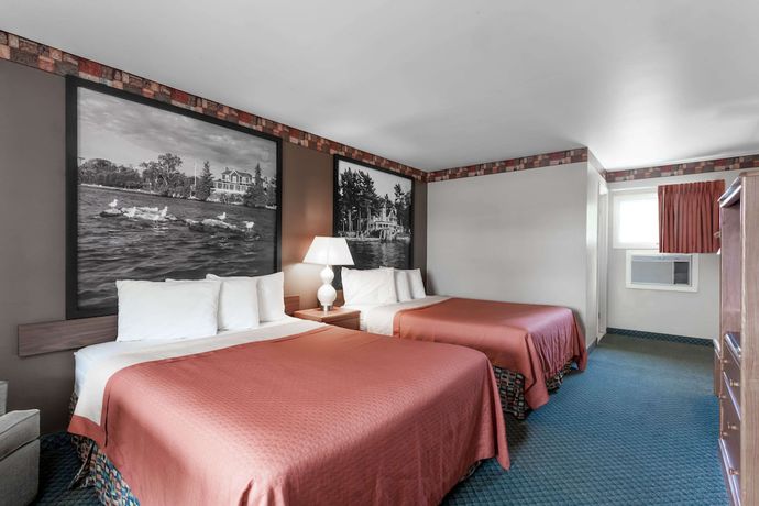 Imagen de la habitación del Hotel Super 8 By Wyndham Lake George/downtown. Foto 5