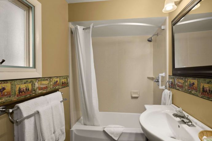 Imagen de la habitación del Hotel Super 8 By Wyndham Lake George/downtown. Foto 9