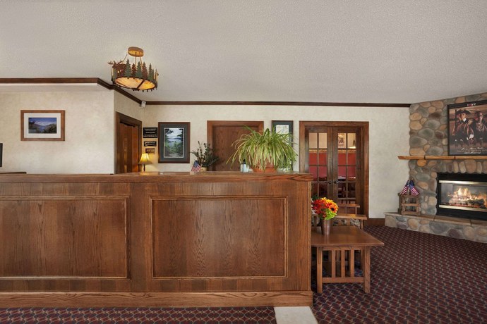Imagen de los interiores del Hotel Super 8 By Wyndham Lake George/downtown. Foto 20