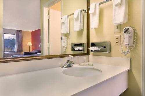 Imagen de la habitación del Hotel Super 8 By Wyndham Lancaster. Foto 2