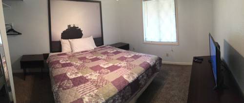 Imagen de la habitación del Hotel Super 8 By Wyndham Lantana West Palm Beach. Foto 8