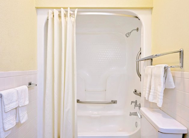 Imagen de la habitación del Hotel Super 8 By Wyndham Laurel. Foto 12