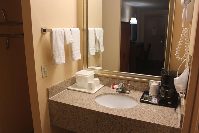 Imagen de la habitación del Hotel Super 8 By Wyndham Laurel, Laurel. Foto 10