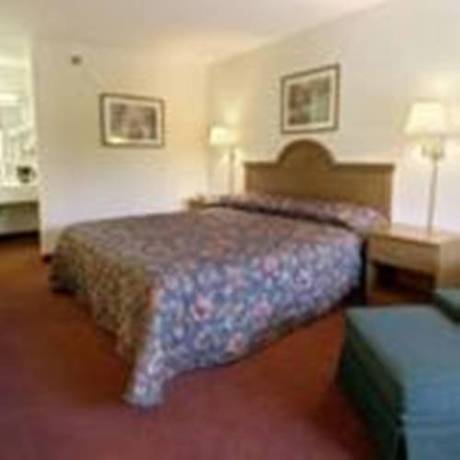 Imagen de la habitación del Hotel Super 8 By Wyndham Lavonia. Foto 12