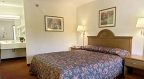 Imagen de la habitación del Hotel Super 8 By Wyndham Lavonia. Foto 16