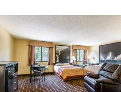 Imagen de la habitación del Hotel Super 8 By Wyndham League City/kemah Area. Foto 6
