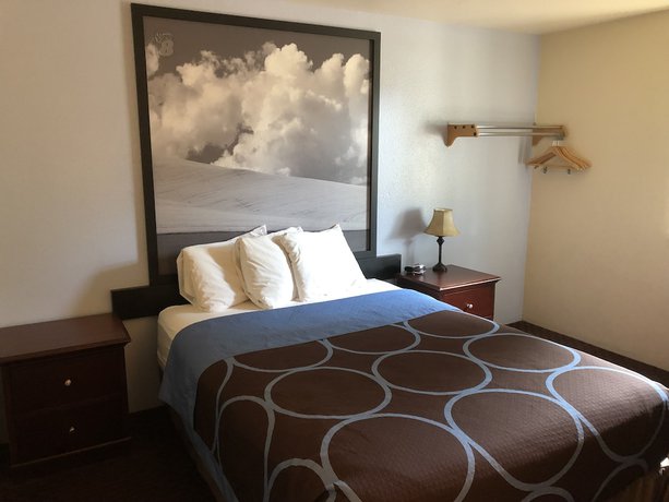 Imagen de la habitación del Hotel Super 8 By Wyndham Lewiston. Foto 11