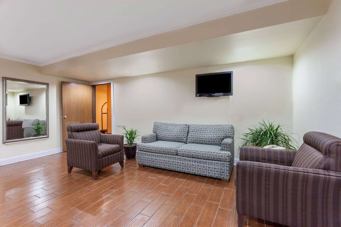Imagen de los interiores del Hotel Super 8 By Wyndham Lexington/hamburg Area. Foto 18