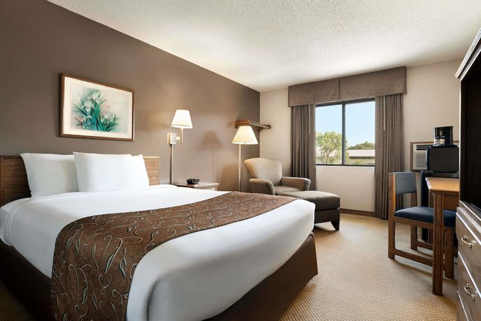 Imagen de la habitación del Hotel Super 8 By Wyndham Lincoln North. Foto 4