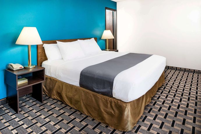 Imagen de la habitación del Hotel Super 8 By Wyndham Lincoln West. Foto 9