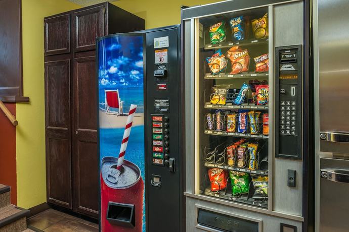 Imagen de los interiores del Hotel Super 8 By Wyndham Lincoln West. Foto 16