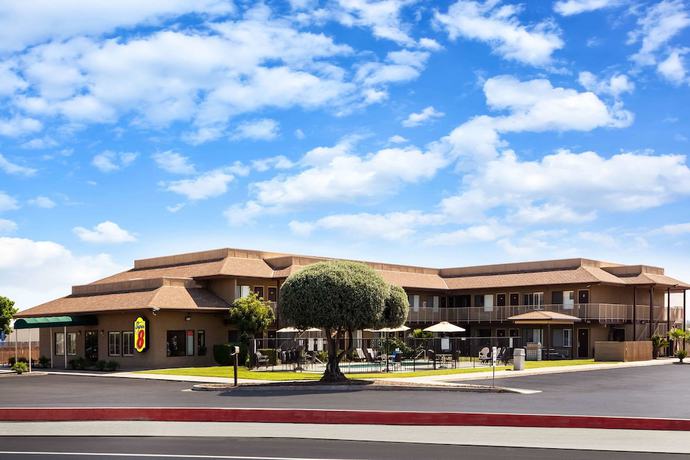 Imagen general del Hotel Super 8 By Wyndham Lindsay Olive Tree. Foto 5