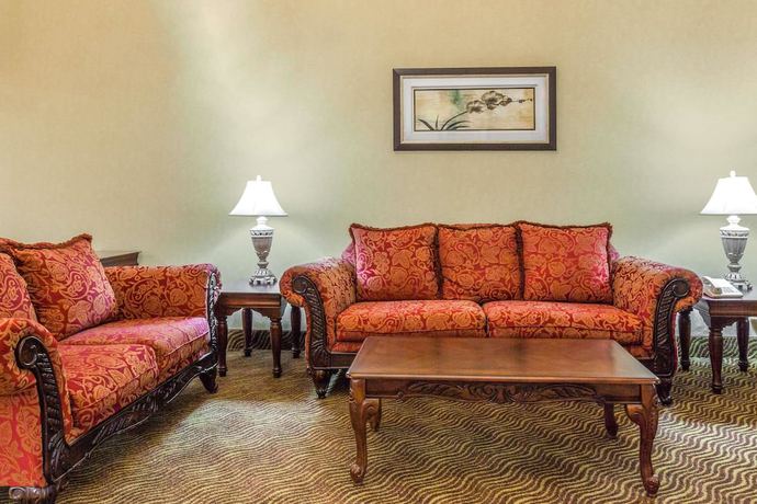 Imagen de los interiores del Hotel Super 8 By Wyndham Liverpool/clay/syracuse Area. Foto 17