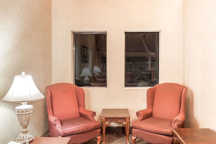 Imagen de los interiores del Hotel Super 8 By Wyndham Liverpool/clay/syracuse Area. Foto 18