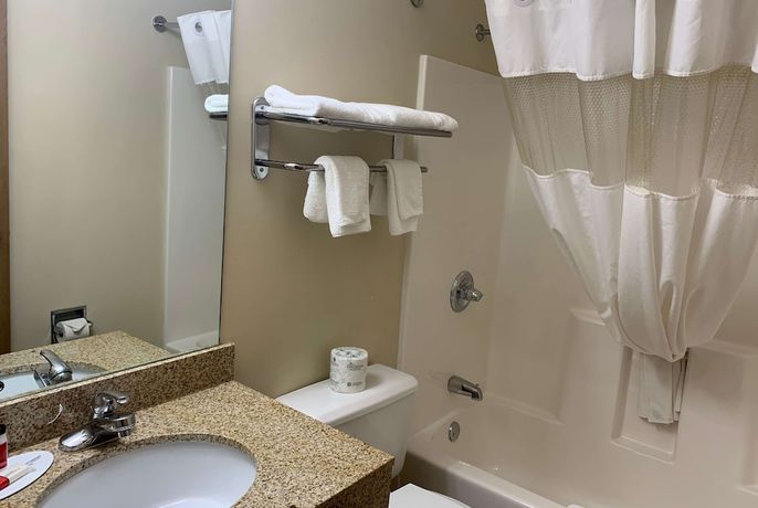 Imagen de la habitación del Hotel Super 8 By Wyndham Liverpool/clay/syracuse Area. Foto 16