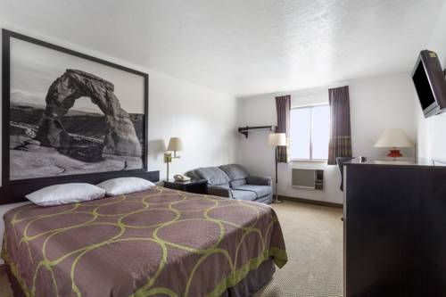 Imagen general del Hotel Super 8 By Wyndham Logan. Foto 1