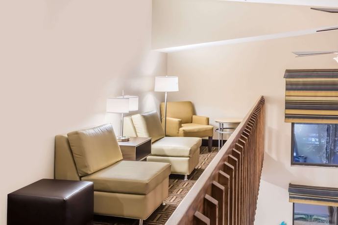 Imagen de los interiores del Hotel Super 8 By Wyndham Longmont/twin Peaks. Foto 13