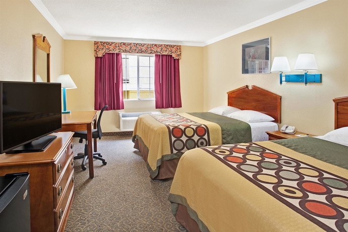 Imagen de la habitación del Hotel Super 8 By Wyndham Los Angeles Downtown. Foto 8