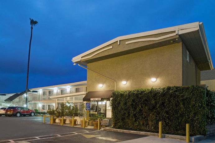 Imagen general del Hotel Super 8 By Wyndham Los Angeles-culver City Area. Foto 1