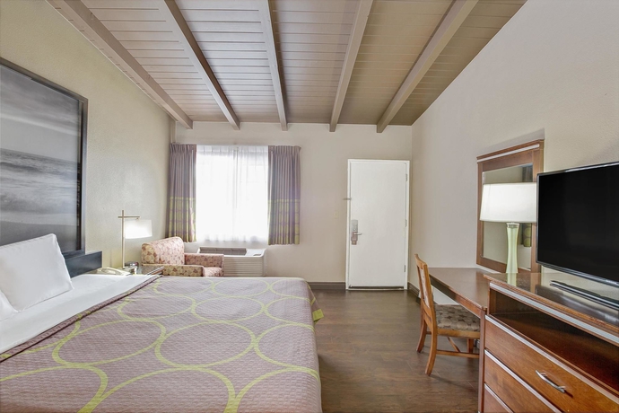 Imagen de la habitación del Hotel Super 8 By Wyndham Los Angeles-culver City Area. Foto 11