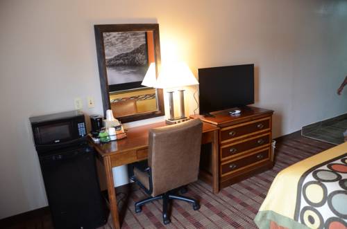 Imagen de la habitación del Hotel Super 8 By Wyndham Louisville/expo Center. Foto 16