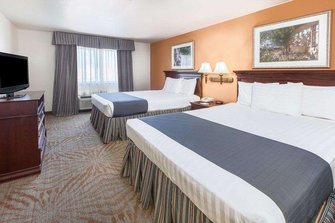Imagen de la habitación del Hotel Super 8 By Wyndham Lubbock West. Foto 13
