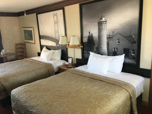 Imagen de la habitación del Hotel Super 8 By Wyndham Mackinaw City/beachfront Area. Foto 6
