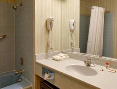 Imagen de la habitación del Hotel Super 8 By Wyndham Mackinaw City/beachfront Area. Foto 12