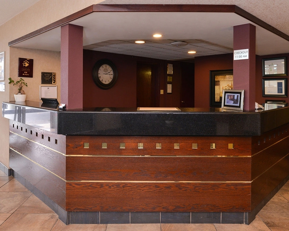 Imagen de los interiores del Hotel Super 8 By Wyndham Macleod Trail Calgary. Foto 9