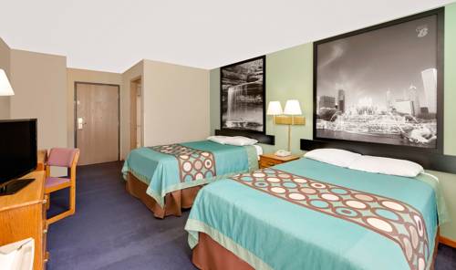Imagen de la habitación del Hotel Super 8 By Wyndham Macomb. Foto 4