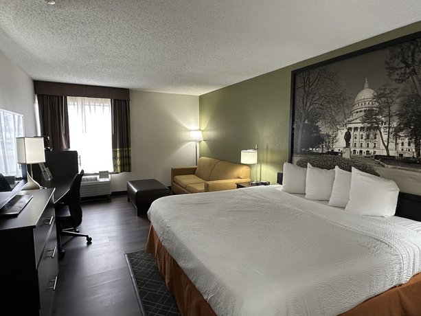 Imagen de la habitación del Hotel Super 8 By Wyndham Madison South. Foto 16