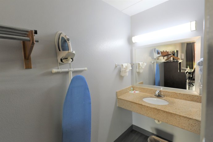 Imagen de la habitación del Hotel Super 8 By Wyndham Manassas. Foto 13