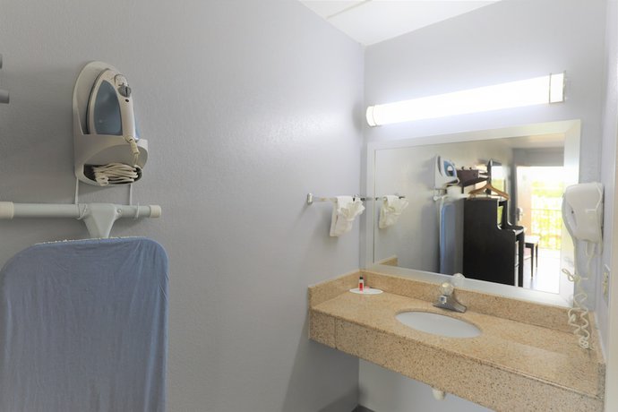 Imagen de la habitación del Hotel Super 8 By Wyndham Manassas. Foto 15