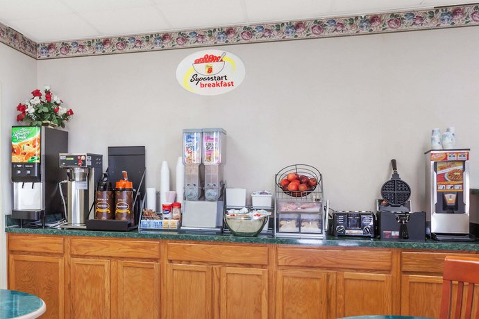 Imagen del bar/restaurante del Hotel Super 8 By Wyndham Manassas. Foto 2